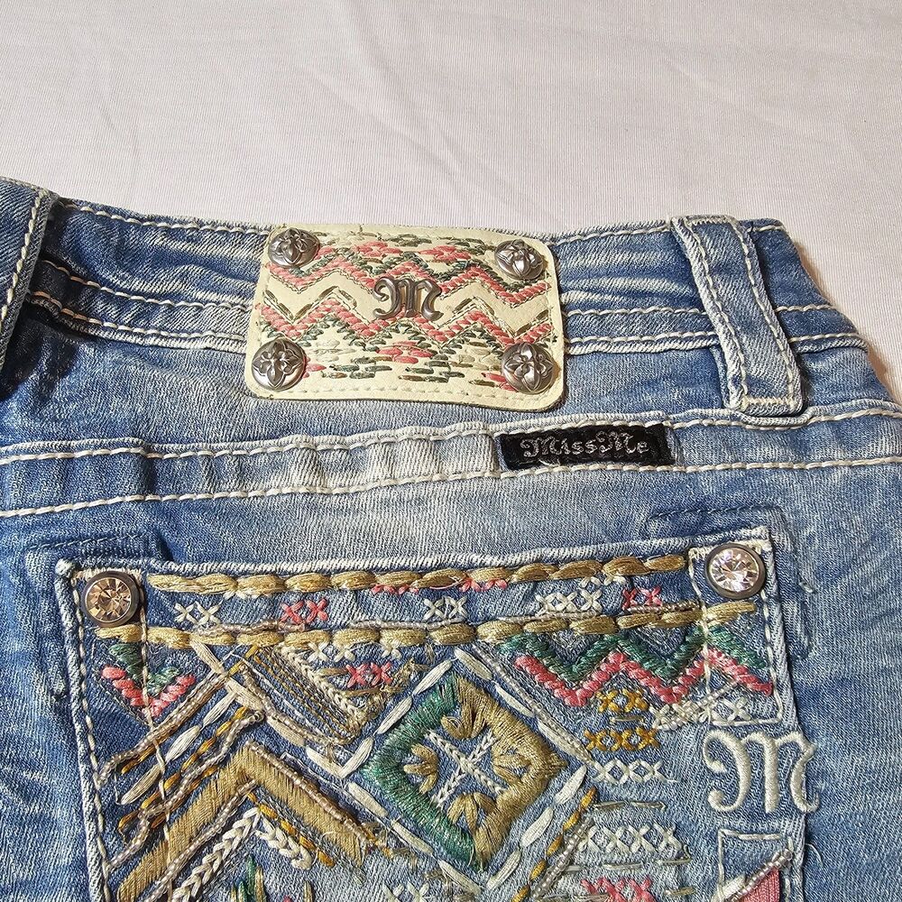 Miss Me Embroidered Boot Cut Jeans - 32x34 - Geometric Aztec Pattern - Picture 12 of 16